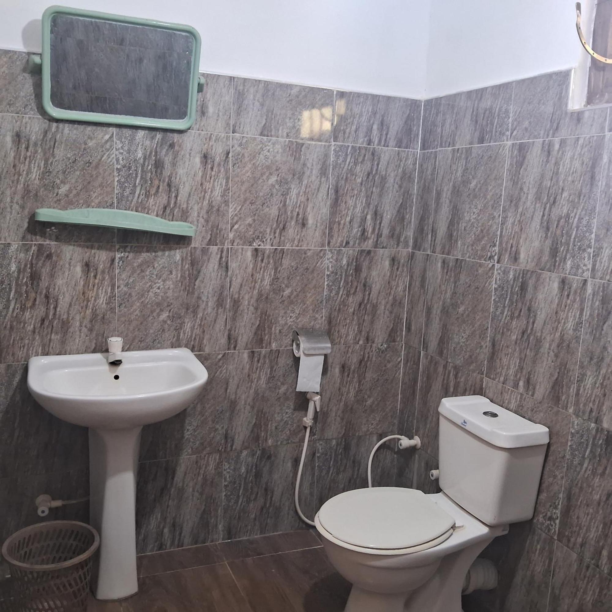 Sanjana Home Stay هاباران المظهر الخارجي الصورة